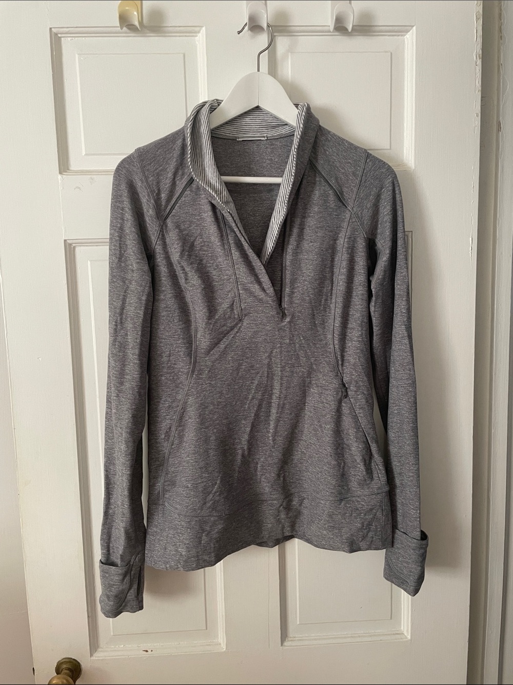 Lululemon Women’s Gray Long-Sleeve Running Top, Size 8